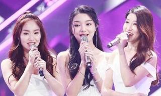 孙燕姿光脚唱逆光 孙燕姿光脚唱逆光